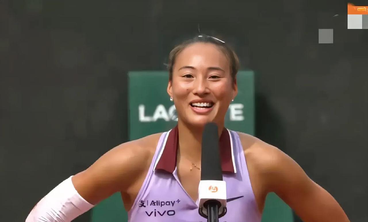 郑钦文晋级法网8强！赛后采访：我可以打5盘
“首先，当然是非常高兴了，毕竟自己首