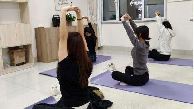 学院心理健康教育中心开展“瑜伽冥想疗愈工作坊”活动