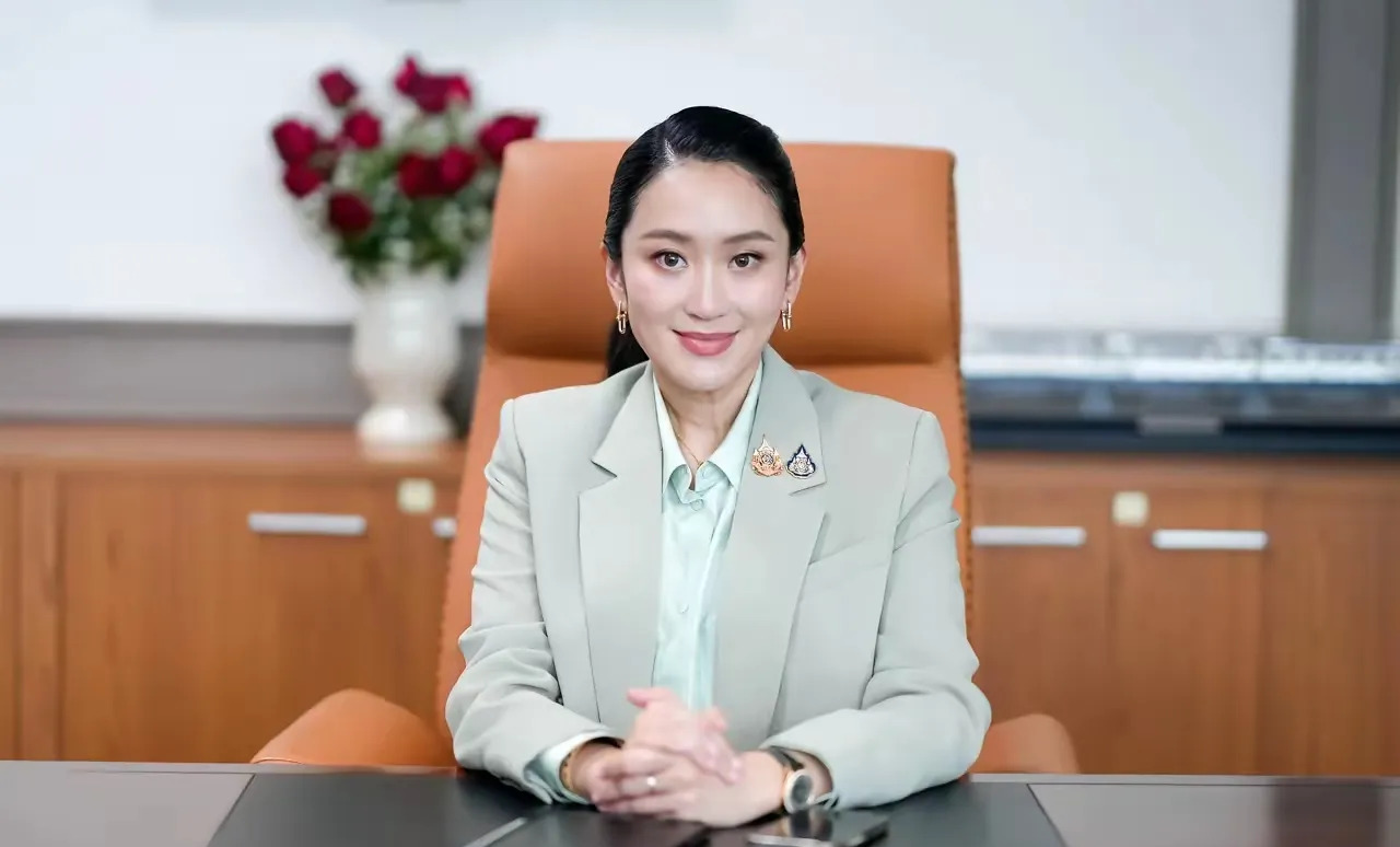 知识截止2024年 别问我之后的事











嘿，你知道吗？有些事儿