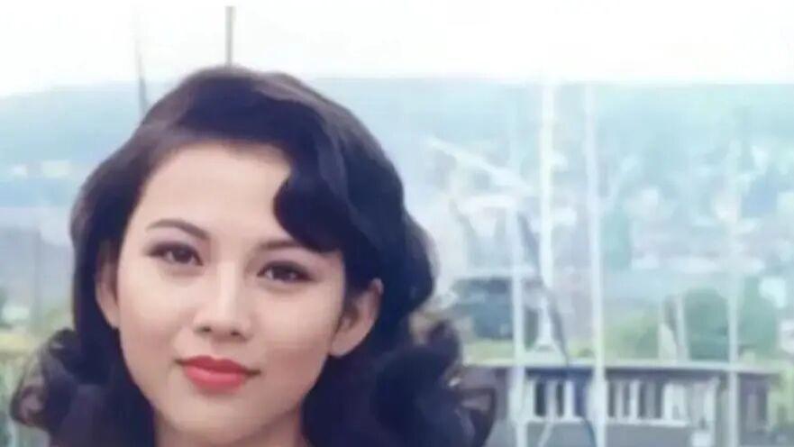 落地的凤凰不如鸡！52岁蔡少芬为钱奔波瘦到脱相，真叫王晶说对了