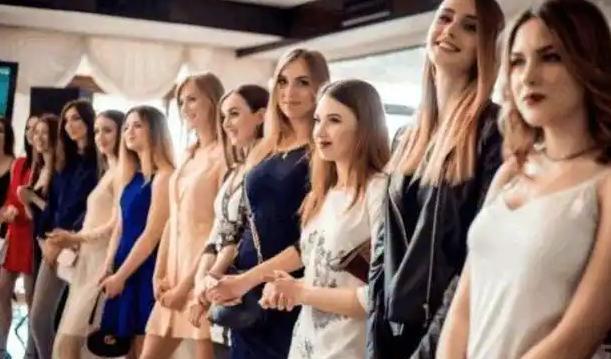 乌克兰还有一个大问题很多人都没注意到，那就是乌克兰的女人将来该怎么办？战争把男人