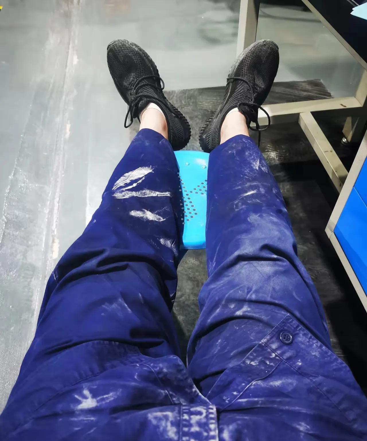 你信不信，
现在不上班的，
已经废掉了，
他们啊，基本一个样儿：
不找工作也不琢