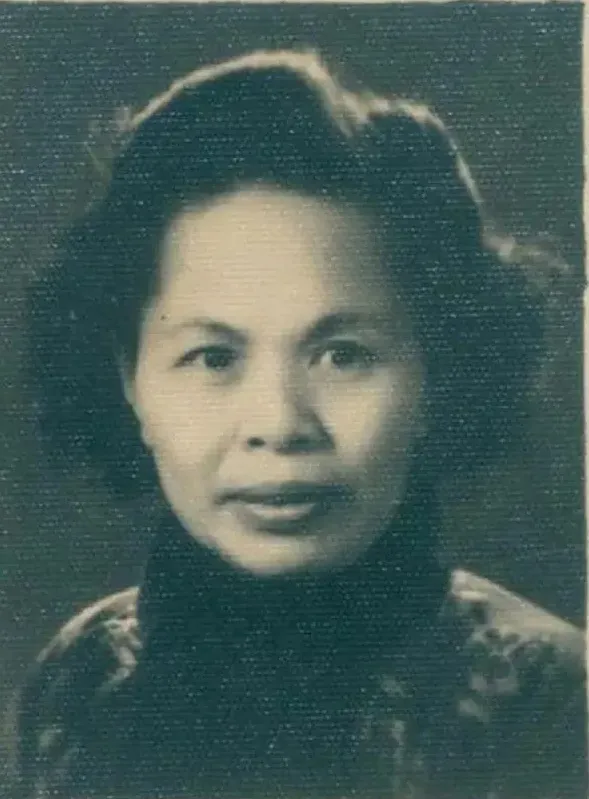 1953年的一天，秘书长梁蔼然悄悄告诉周总理说，有一位妇人要见他，只要一分钟。周