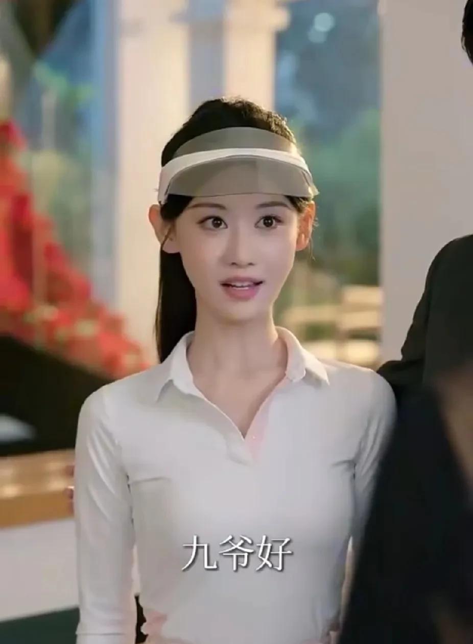 起猛了！以为景甜也进短剧赛道了！
再看看，像舒畅更多一些，
再仔细看，说起话来的
