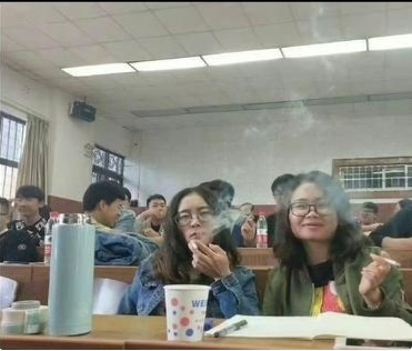 云南农业大学的烟草品鉴课 ​​​
