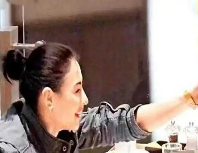 张柏芝离婚内幕：竟是三角恋导火索？