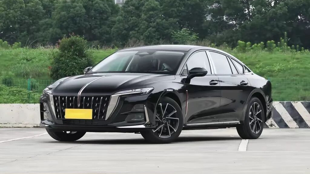 近5米的红旗H6，销售员不会告诉你，这些优缺点！