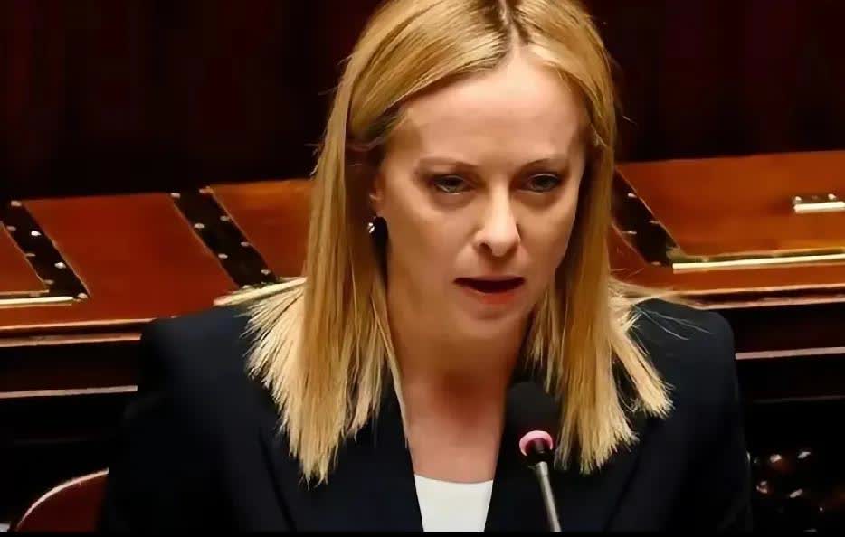三个女人。殴盟主席、外长及意大利总理三个女人，都是任性的人。对于意大利总理梅洛尼