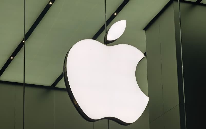 iPhone终于把精力放在电池续航上了。

知名爆料人古尔曼表示，苹果内部正