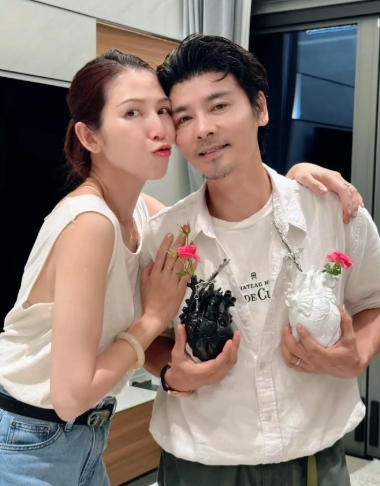 谈到张晋心脏病发细节，蔡少芬说自己“差点成了寡妇”，还真情流露道：“如果他有事我