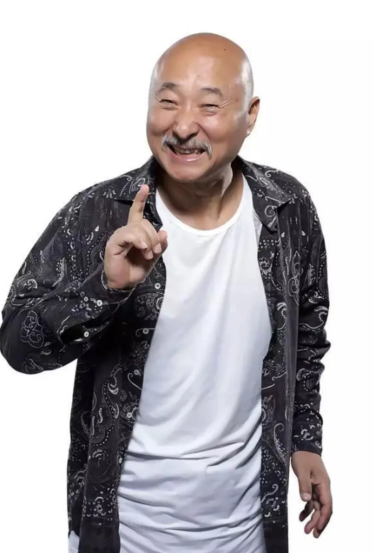 一次，主持人问陈佩斯:“能上春晚，是不是你这辈子最自豪的事？”陈佩斯摇摇头:“不
