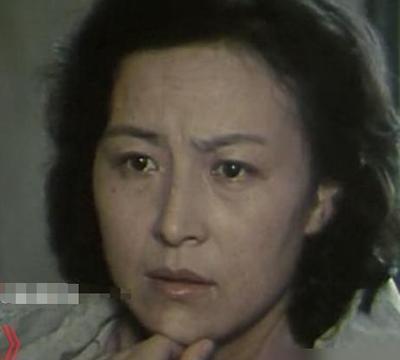 邬君梅的炸裂演技，居然受了她妈朱曼芳的影响！
说到邬君梅，大家都不陌生吧？这姐姐