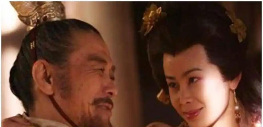 唐朝文德皇后访寻得知，原隋朝通事舍人郑仁基的女儿年方十六七岁，是个才貌双全的绝代