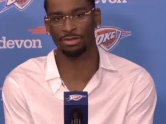 NBA常规赛，雷霆120-122不敌热火。赛后，谢伊-吉尔杰斯-亚历山大接受了采