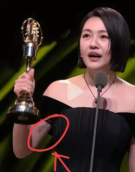 小S携爱与思念复出，每一个细节都是对姐姐的无声告白

许久未公开露面的小S今日复