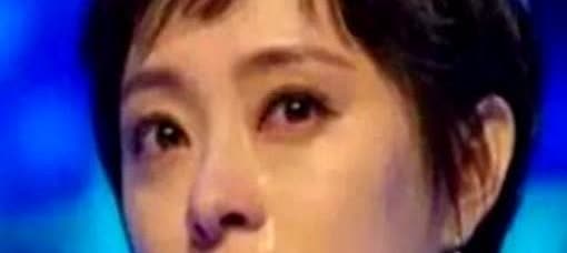 在一次节目中，主持人问孙俪：“你都年收入5千万，父亲一家人还在摆地摊，你为什么不