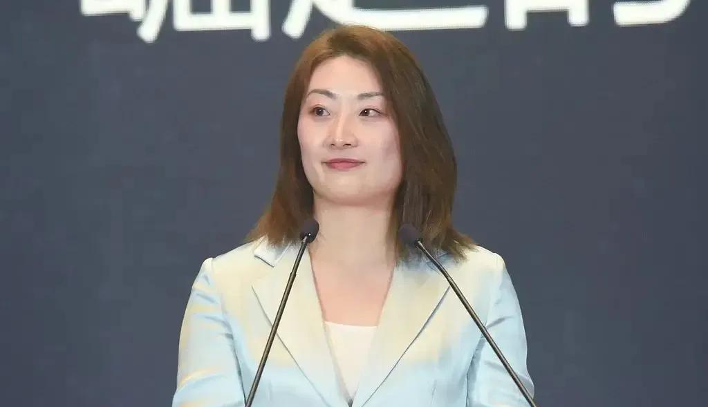        对于宗馥莉来说，钱的多少已经不重要了，这些都是纸面上的数字的变化，