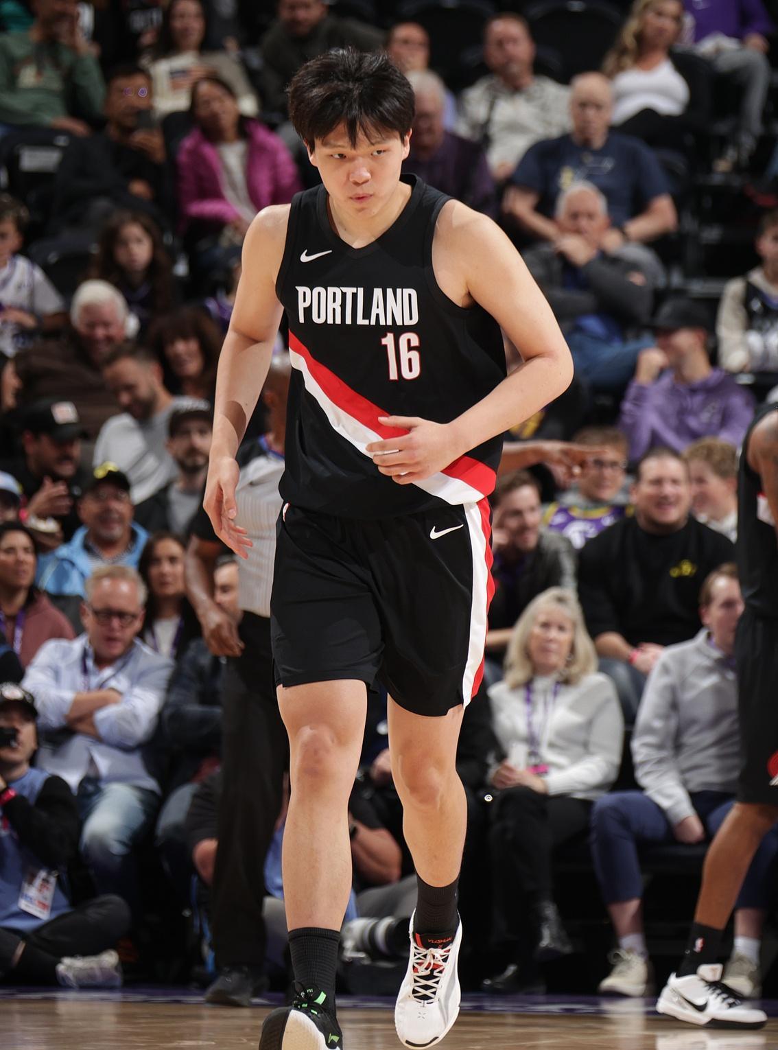 杨瀚森在NBA的上场时间越来越少，开拓者却连连失利，主教练斯普利特被国内外网友集