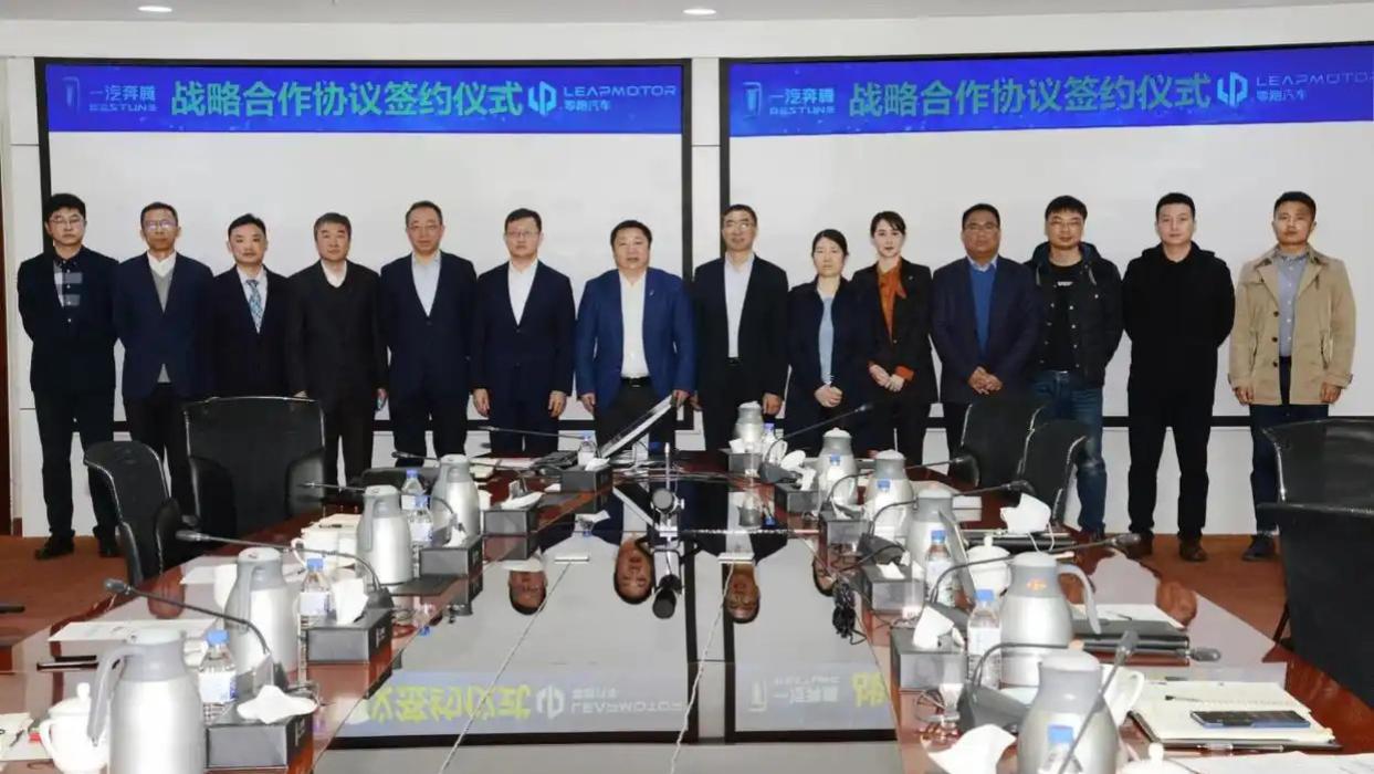 作为一家新势力车企 零跑为啥总能攀上“大佬”？