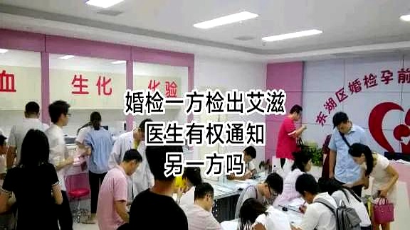 随着时间的推移，闺蜜在分手后的日子里，逐渐意识到自己对爱情的理解需要更为深入和全