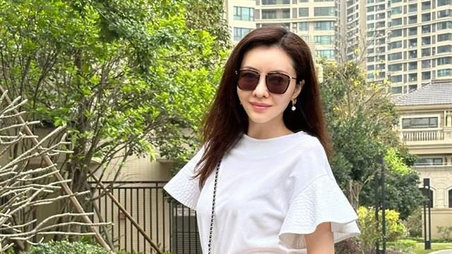 44岁熊黛林被老公偷拍，一张素颜照吸粉无数，她真的好漂亮