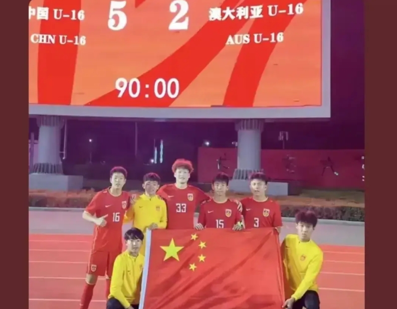 张卓毅未来足球之路真的被堵死了吗？我看未必！18万天价赔偿款风波，现全网评论区都