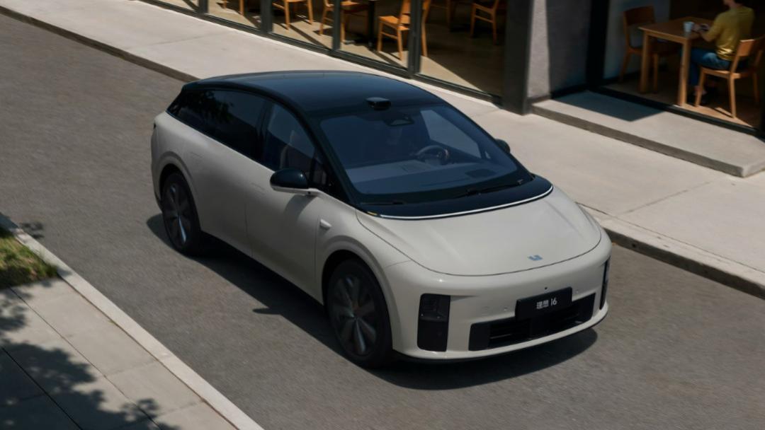 上市优惠1万、标配空悬+冰箱，i6能成理想首个纯电爆款吗？