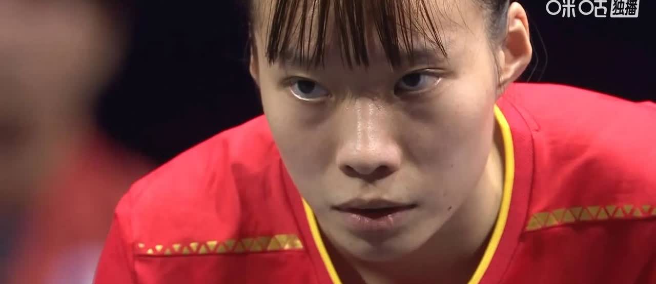 石洵瑶终究还是扛住了决胜局的压力，3：2力克伊藤美诚，晋级八强。
      