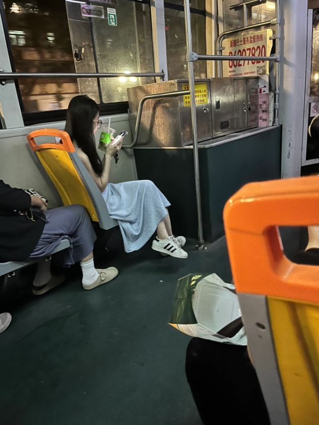 现在的大学生就是年轻漂亮啊，惊艳到我了