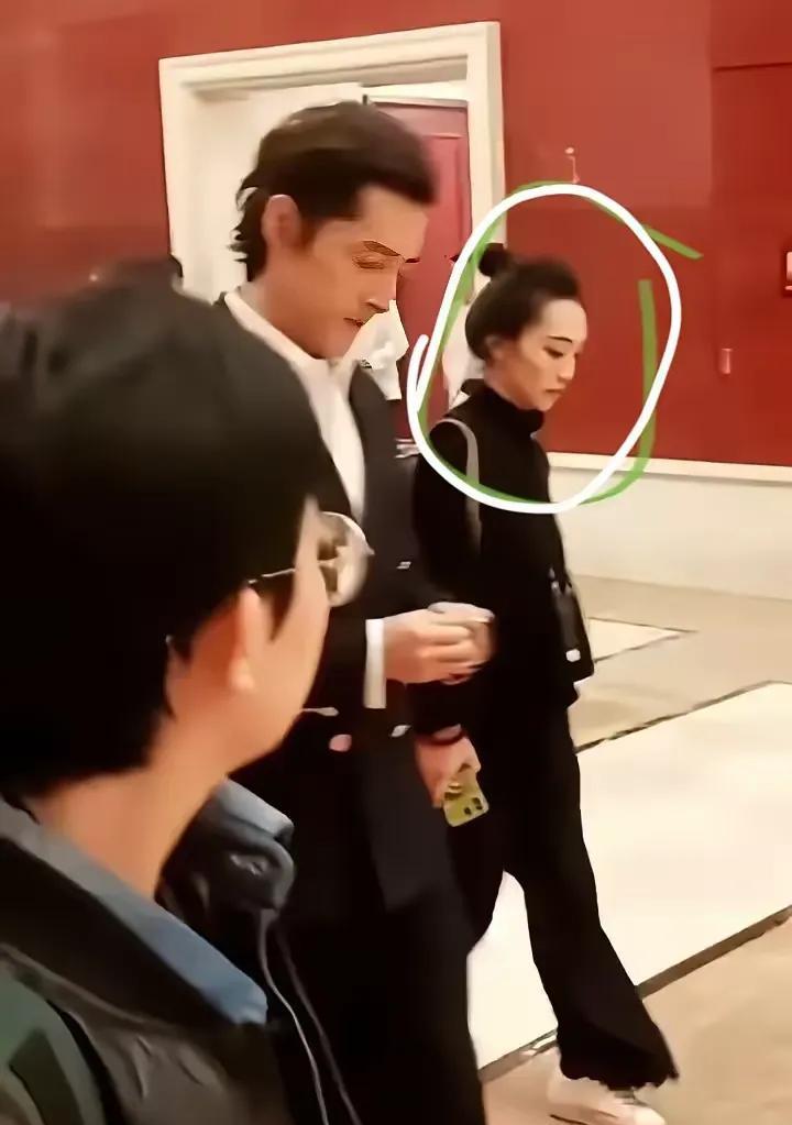 万万没想到
胡歌和黄曦宁在一起其实早有预兆
因为胡歌之前在采访的时候就说过，他不