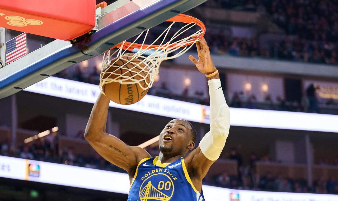 打得好啊！库明加复出10中7砍18分！
库明加缺席31场后复出，出战20分钟，1