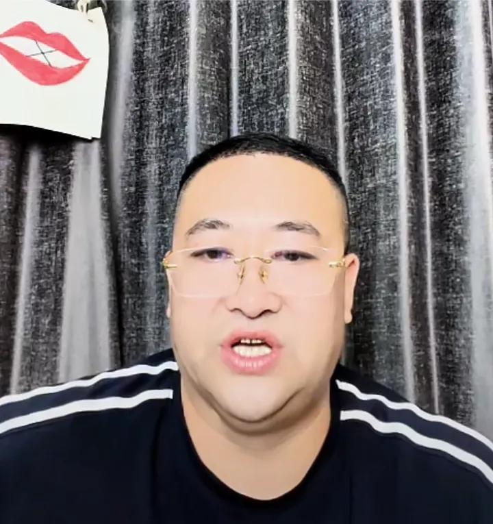 好消息，老杨今天晚上说，今天开了好几个会！
究竟什么会？这个就不说了！
听口气，