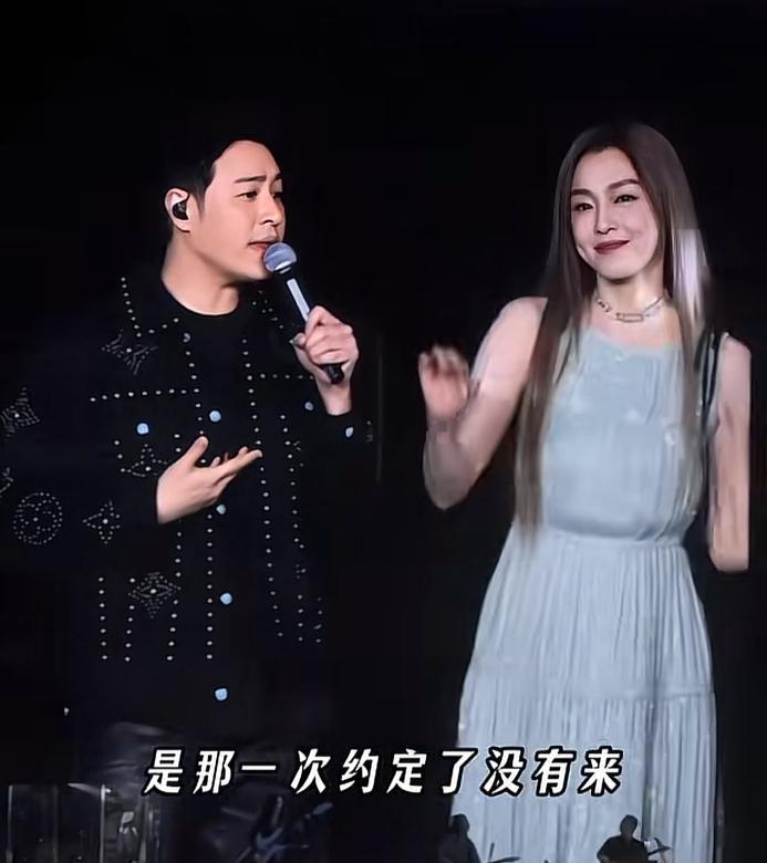 潘玮柏与范玮琪合唱《不得不爱》引发热议
潘玮柏表情失控的照片全网疯传，
网友们都