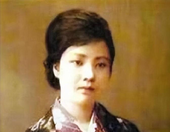 1937年，著名数学家苏步青有一回出门办事去了，他的日本妻子苏米子正在家里洗碗，