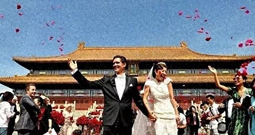 叶剑英孙女叶明子，在故宫办婚礼，嫁给美国银行家，京城四大名媛之一。
叶明子的经历