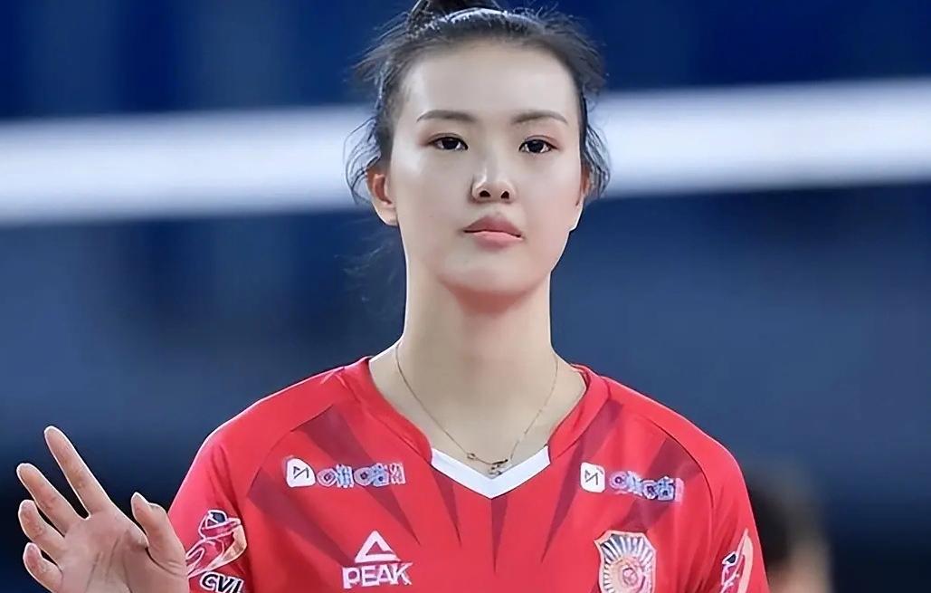 女排全锦赛，15支球队最新积分榜如下[鲜花]

1，上海女排（仲慧领衔+A组）