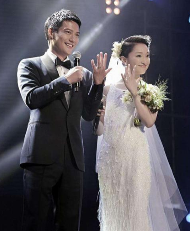 深夜，高圣远对怀中新婚妻子深情地说：“老婆我爱你，我想开个公司，借我300万吧！