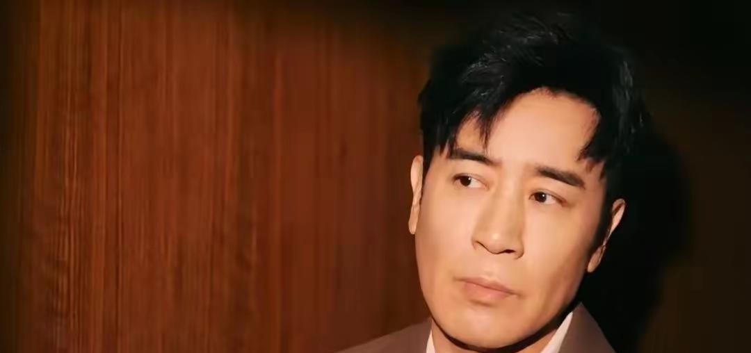 于和伟佘诗曼撞脸











天哪，你们见过这么离谱的事情吗？于和伟老