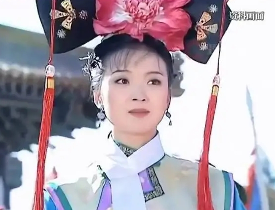 8月21日，凭借《还珠格格》“晴格格”、《武林外史》“白飞飞” 等角色走红的知名