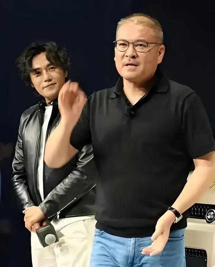 秦昊：刚从国外度假回来我就过来了。
金主：看来当演员的就是比我们闲哈！
秦昊：主