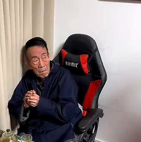 近日，关于侯耀华未出席杨老五拜师侯宝林大师仪式一事，外界传言纷纷，有人称是侯耀华