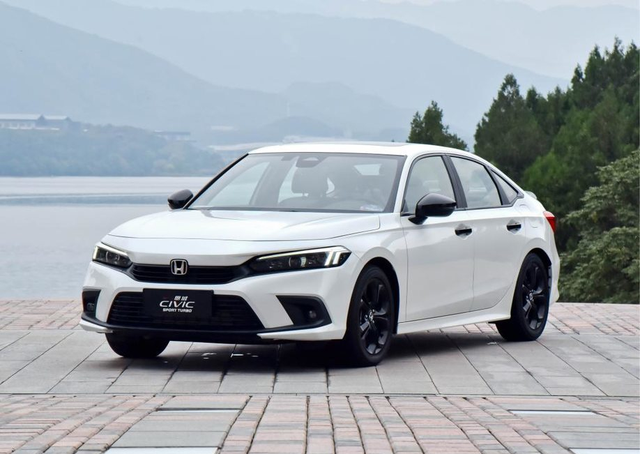 十一代思域怠速抖动
各位十一代思域车主们，你们好，请问你们车怠速的时候，车门抖动