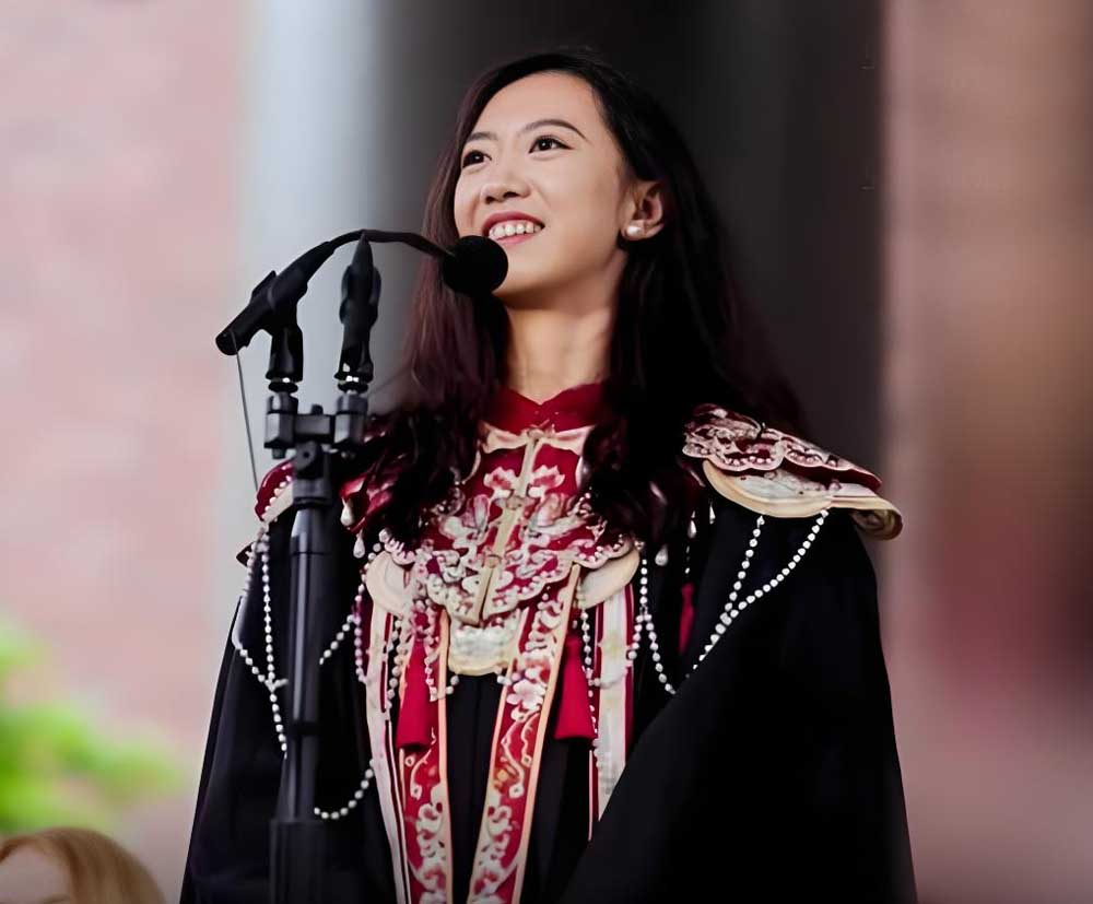 蒋雨融说，自己在中国绿发会只是一个实习生，你信吗
