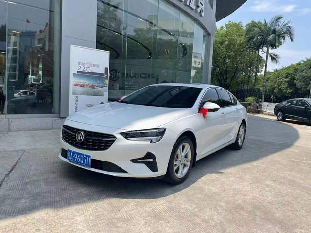 君威鸡肋配置座椅加热
电动加热这个功能用处不大，基本用不上，车里坐上去也不冷，反