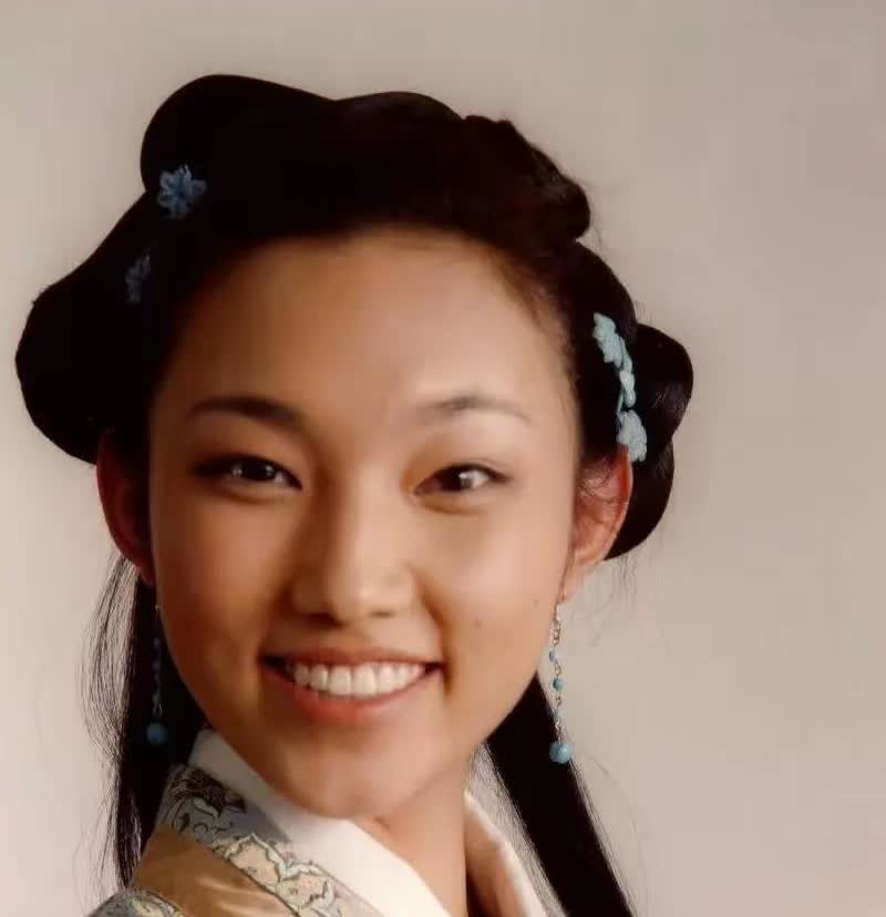我有一个预感：
全网都在替那尔那茜做“嫁衣”！
那尔那茜本也不是特别出名的1