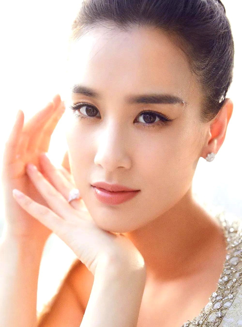 杨子该失眠了

如今的黄圣依他高攀不起！

现在的黄圣依可真是忙到飞起！