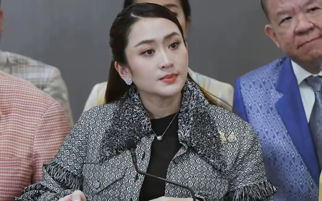 泰国政局真刺激，佩通坦又行了











哇塞！泰国政坛这出戏，比电视