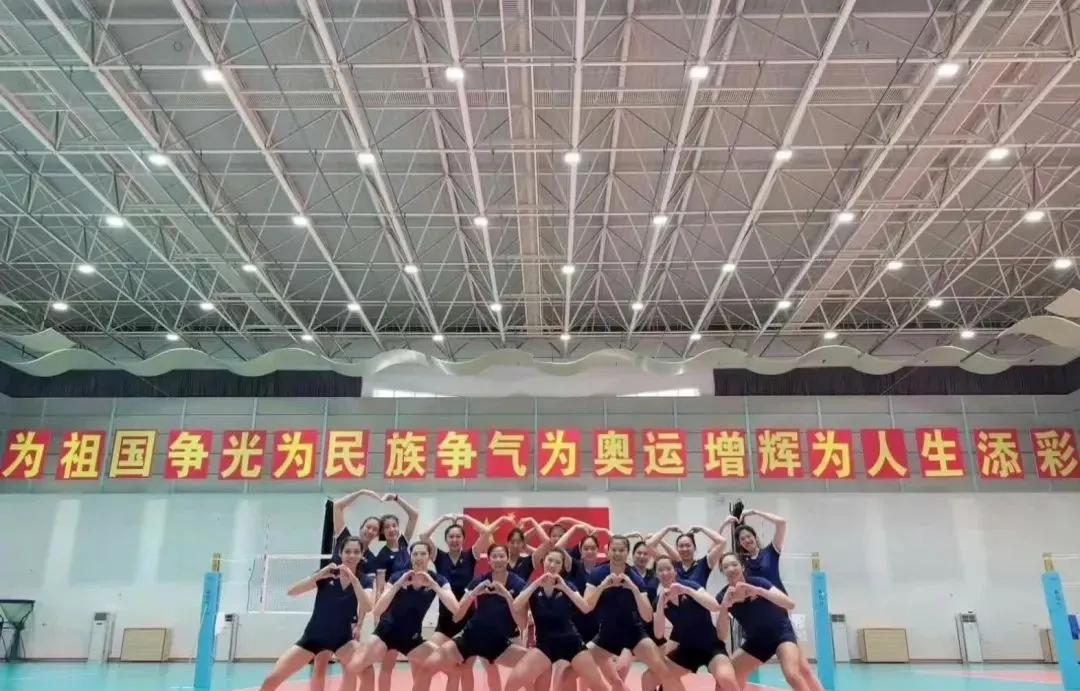 女排：李盈莹参加世锦赛了
中国女排在漳州训练基地进行了最后一场训练，然后晒出了出