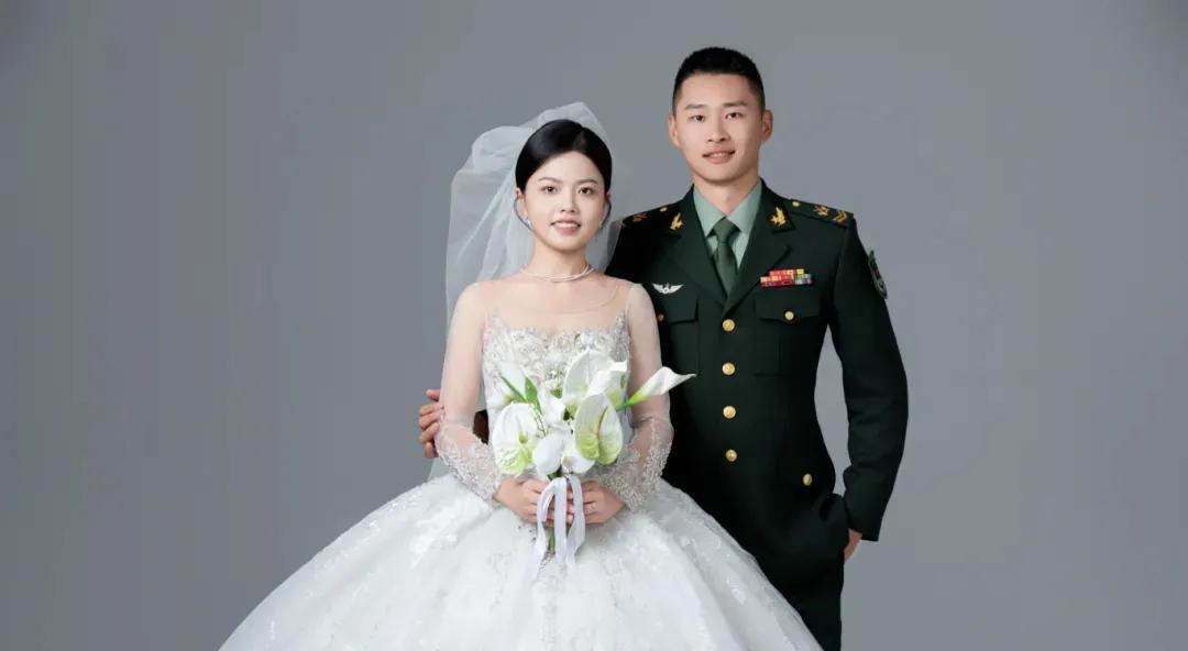 #小伙为参加九三阅兵式推迟婚礼# 
9月3日，在福建省漳州市芗城区石亭镇，漳州姑