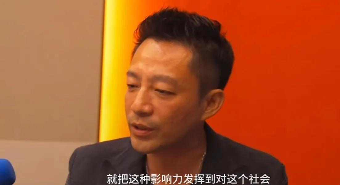 陈之汉真是刘姥姥进大观园了，
汪小菲面子给的足足的，
不仅点单麻六记一半的菜，还